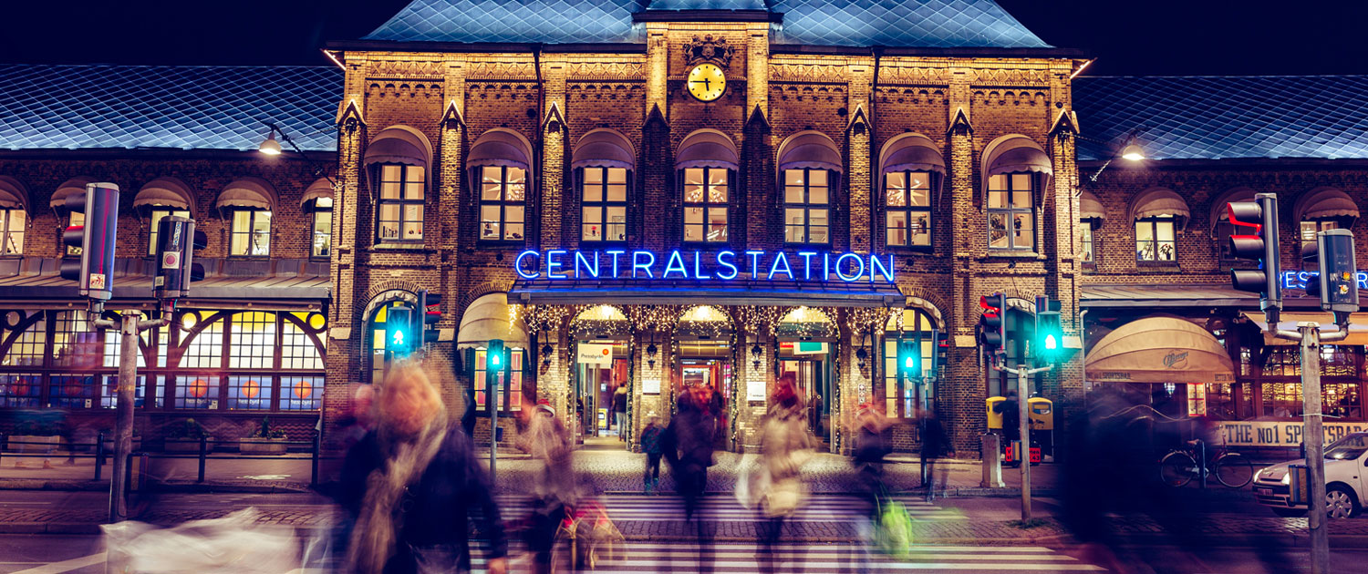 utanför cental station kväll